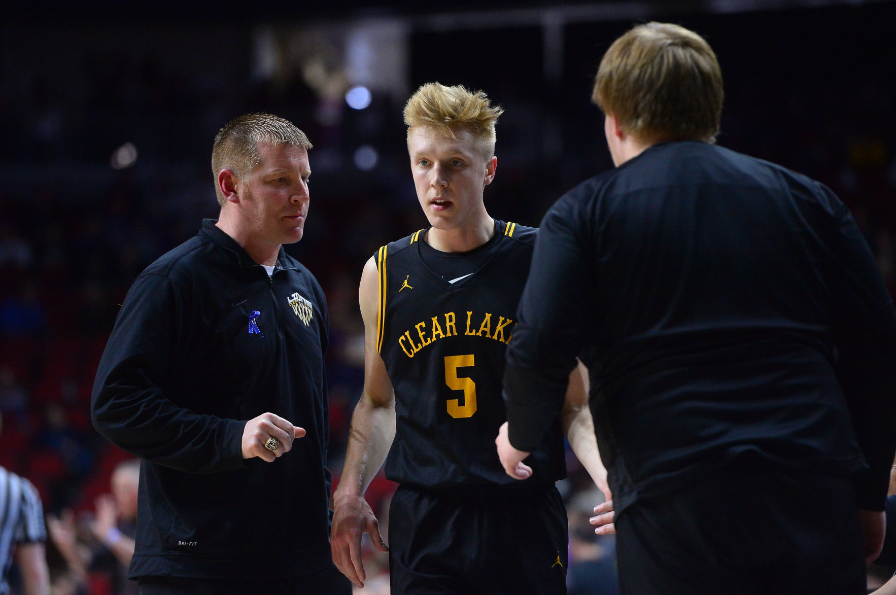 State BBall Clear Lake vs. Norwalk 21